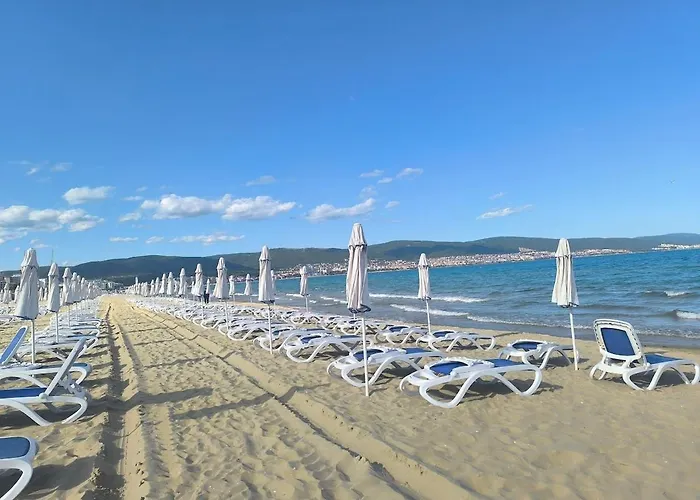 Golden Hermes, Z Basenem Солнечный берег