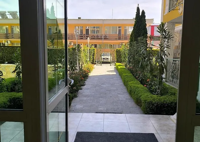 Апартаменты Golden Hermes, Z Basenem