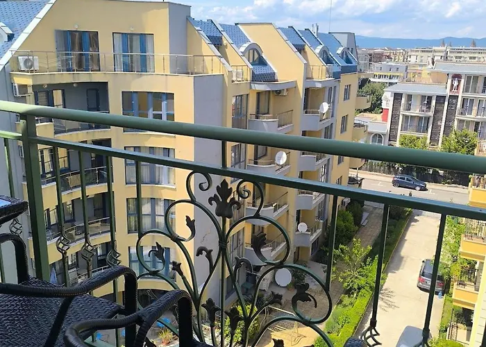 Golden Hermes, Z Basenem Апартаменты Солнечный берег