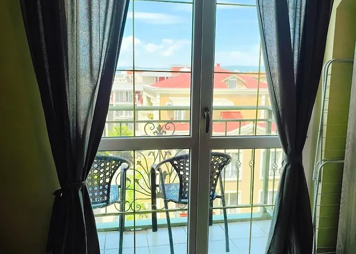 Golden Hermes, Z Basenem