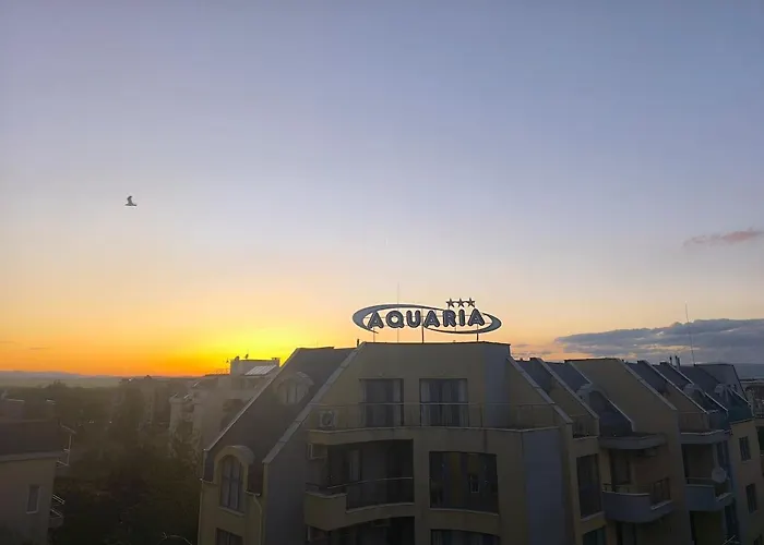 Golden Hermes, Z Basenem Apartamento