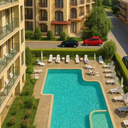 Golden Hermes, Z Basenem Sunny Beach