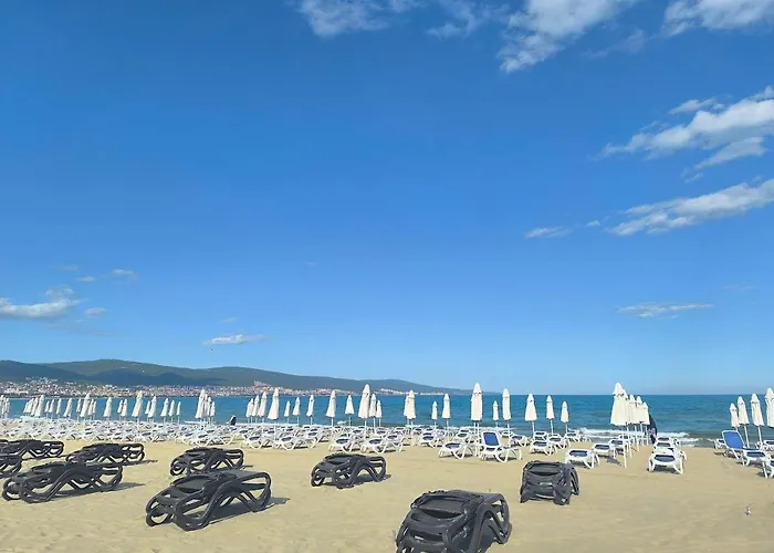 Golden Hermes, Z Basenem Sunny Beach