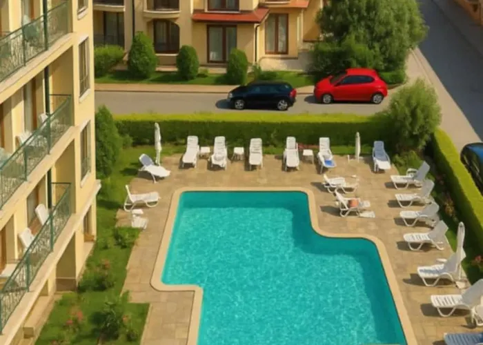 Golden Hermes, Z Basenem Sunny Beach